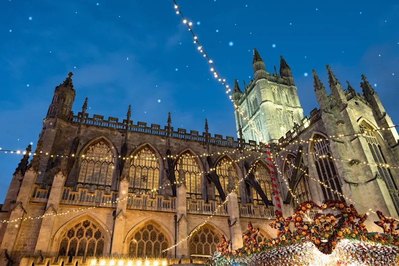 Bath Christmas Market in front of Bath Abbey