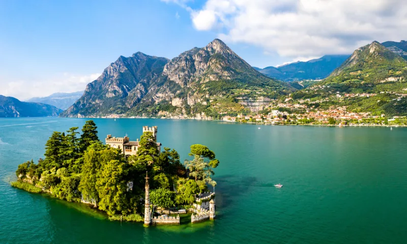 Wer seinen Urlaub an einem italienischen See etwas ruhiger angehen möchte, der sollte den Iseosee als Destination wählen.