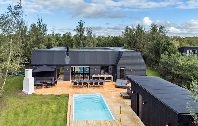 Book et sommerhus i Marielyst på Falster og glæd dig til at slappe af ved en af de allerbedste strande i Danmark.