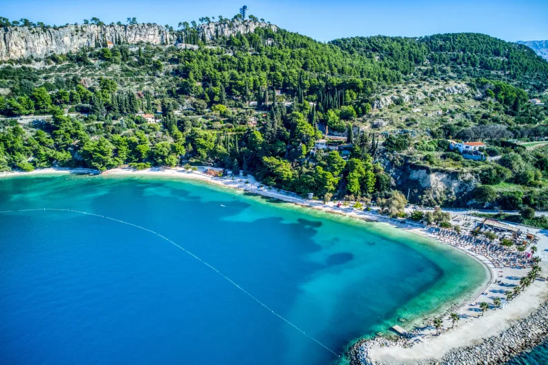 Blick auf den Strand Kašjuni.