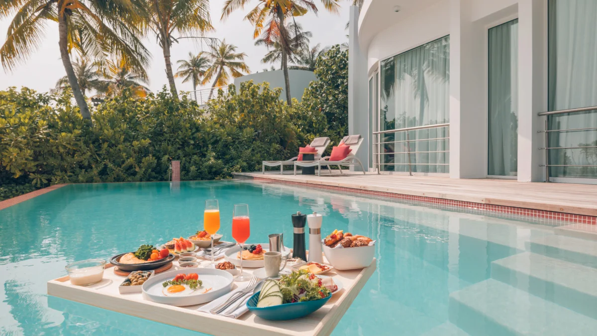 Luxury villa with pool and food