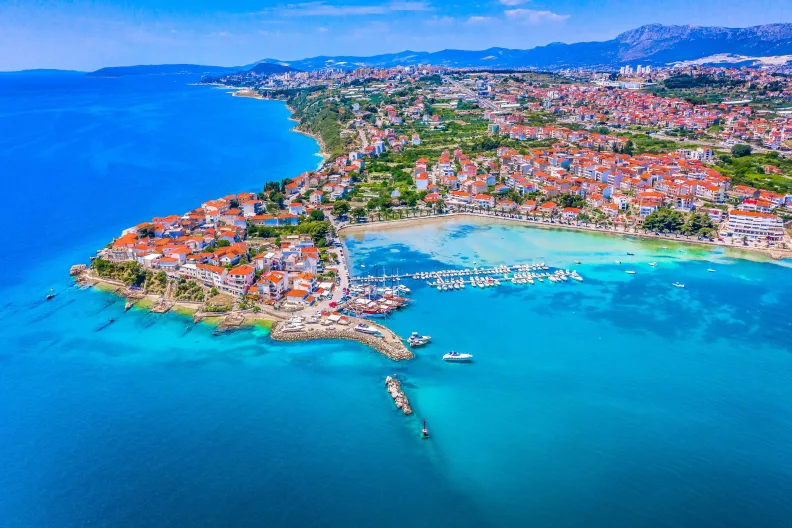 Blick von oben auf Stobreč.