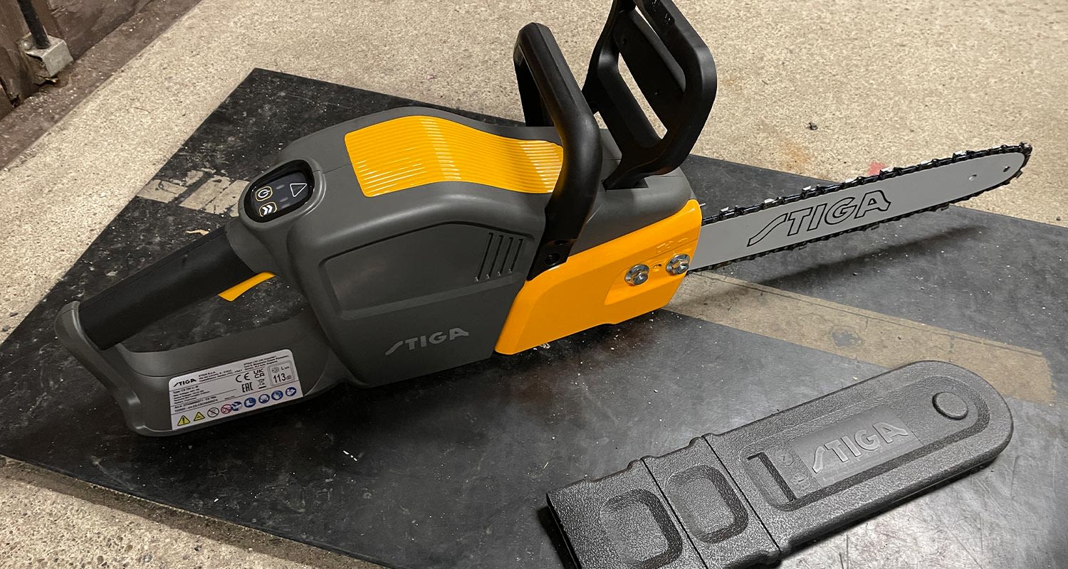 tuotetesti-akkuketjusaha-stiga-cs-700e-kit-14in-48v-1x4-0ah-krauta-ak-kasattuna