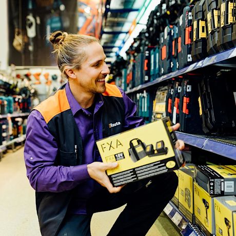 FXA-työvälineen paketti K-Raudan myymälässä