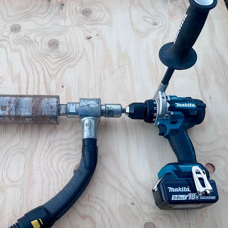 Testissä rakennusalan ammattilaisella akkuporakone Makita DDF492RTJ 18V LXT. Tuote K-Raudan valikoimista!