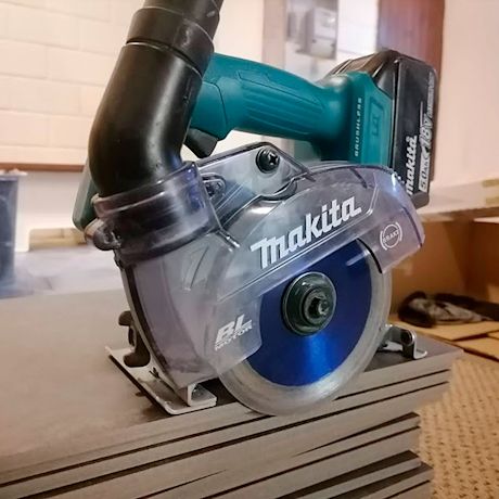 Makita akkulaattaleikkuri ammattilaisen testissä, tuote K-Raudasta