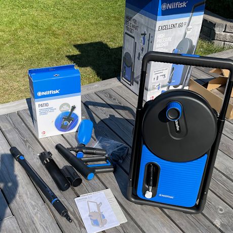 Testissä Nilfisk Excellent 160-10 painepesuri ja Power Patio terassipesuri