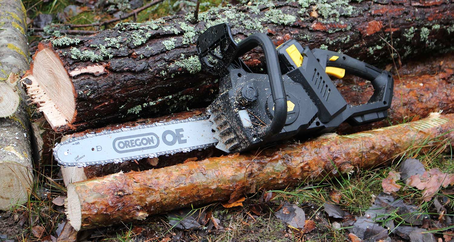 FXA-akkuketjusaha ja sahatut puut