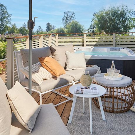 Terassiin upotettu ulkoporeallas