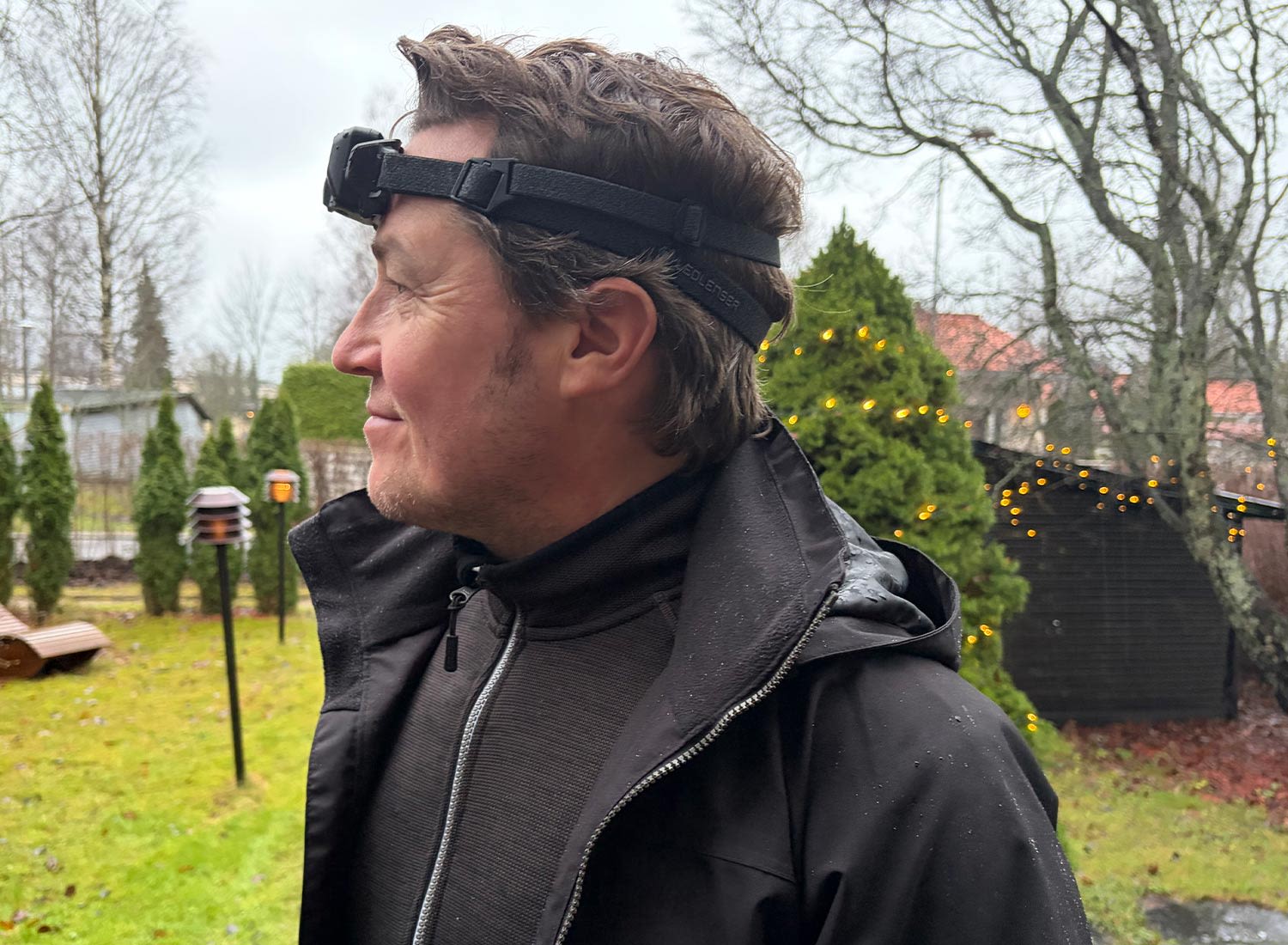 ammattilaisen-testissa-ledlenser-hf6r-core-otsavalaisin-krauta-ak-sivuprofiili