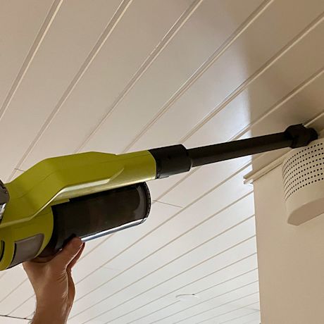 Testissä Ryobin varsi-imuri RSV18X-0 18V ONE+ BL hiiliharjaton moottori