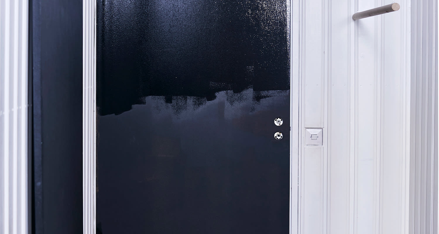 Kuvassa K-Raudan ohjeet välioven maalaus -projektiin.