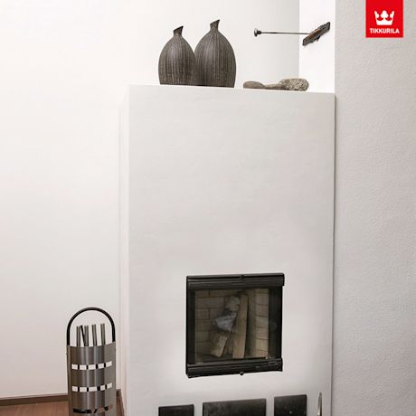 Takan maalaus muuri-maalilla valkoinen takka lasiluukulla