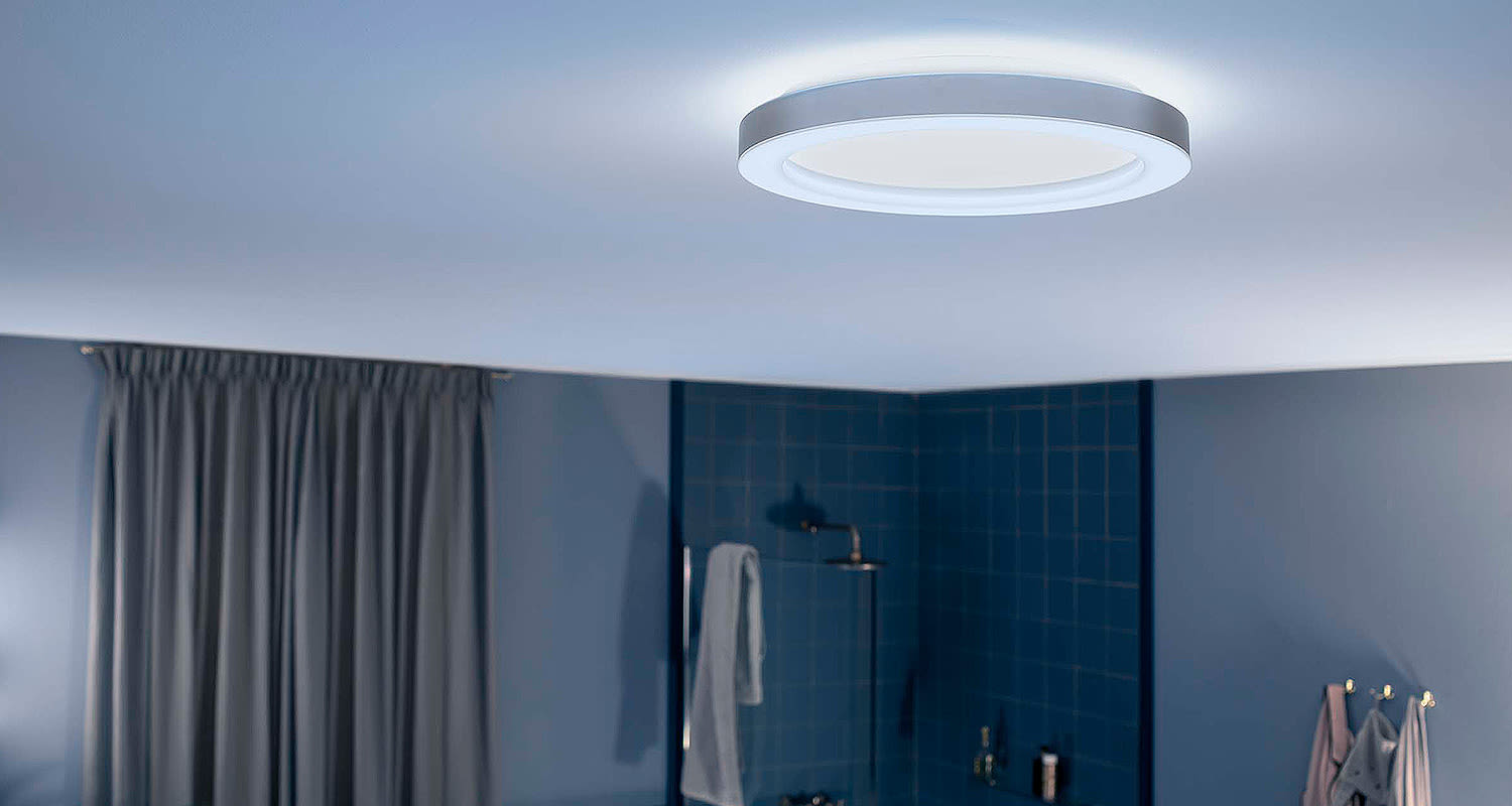 Plafondi-valaisin kylpyhuoneen katossa, erilaisia malleja myynnissä K-Raudassa