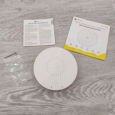 Kuluttajan testissä ilmanlaatu- ja radonmittari Airthings Wave Plus, tuote myynnissä K-Raudassa