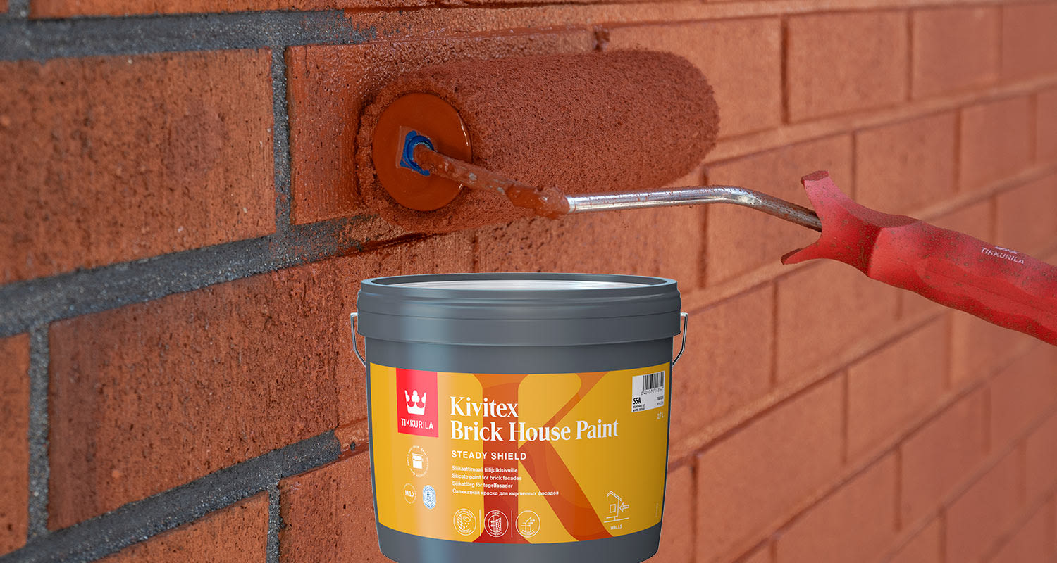 Maalaus käynnissä Tikkurilan Kivitex Brick House Paint -tiilitalomaalilla