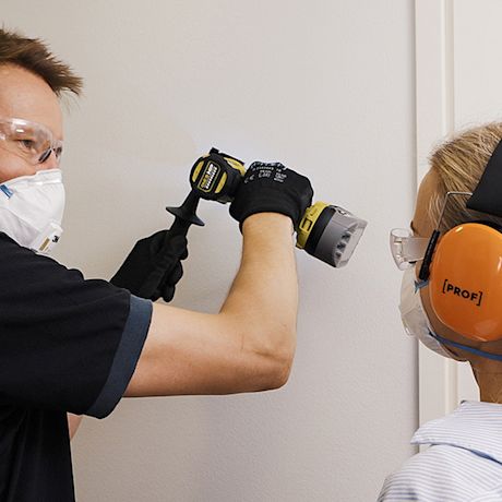 Iskuporakone käytössä