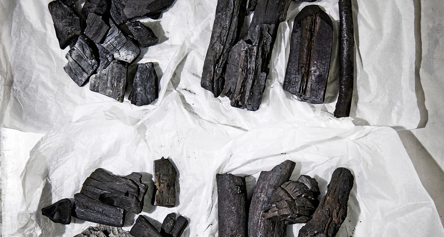 Mitä grillata? Erilaiset hiilet sopivat erilaiseen grillaukseen. K-Raudasta löydät hiilet juuri omaan käyttöön sopien.