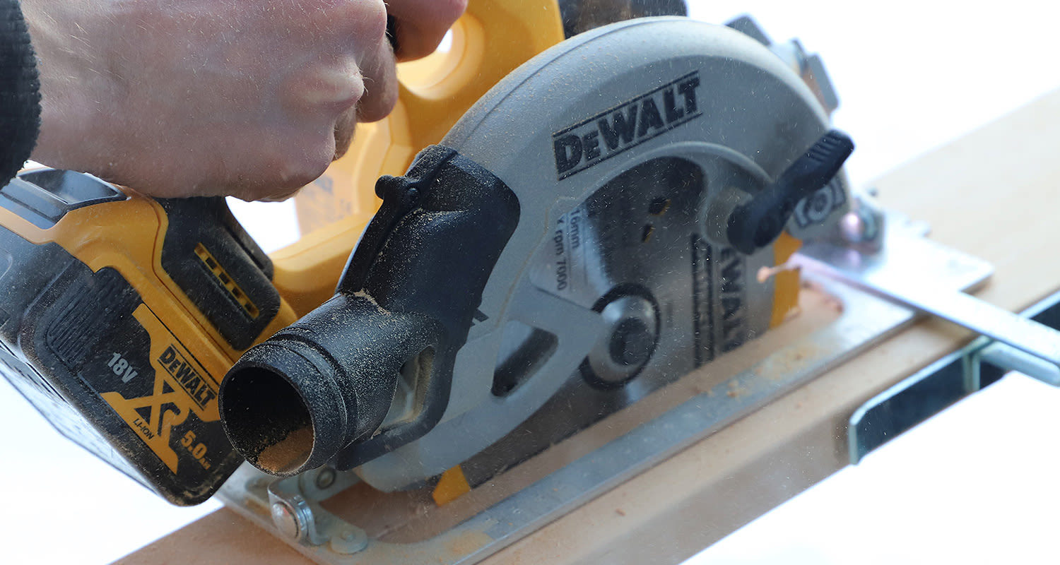 Dewalt-akkupyörösaha DCS570