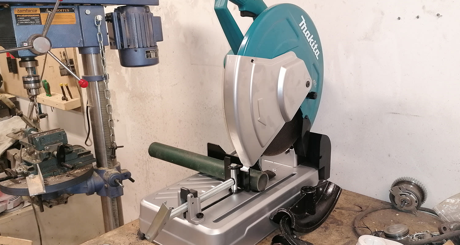 Makitan laikkakatkaisukone verstaalla testissä