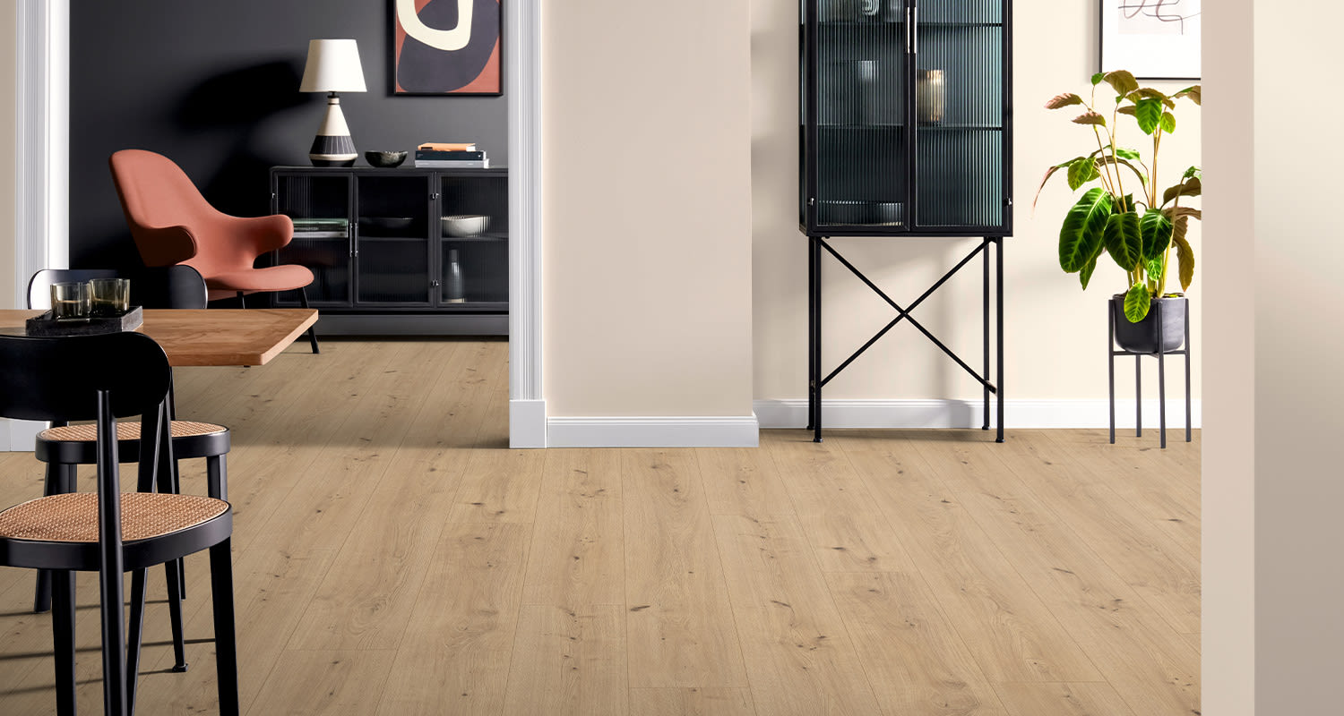 laminaatin-valinta-krauta-ak-huonetilassa-laminaatti-egger-long-aqua