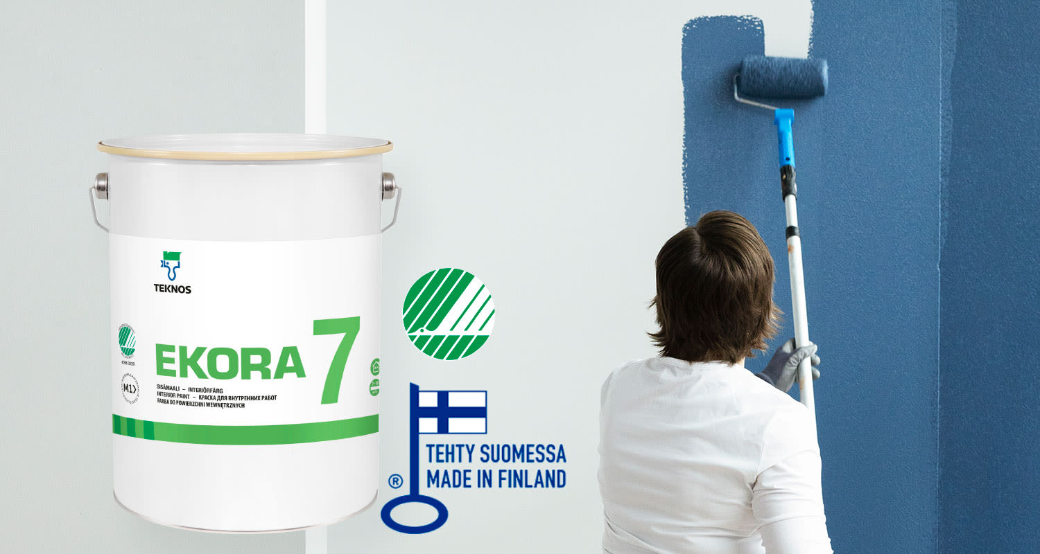 Teknoksen Ekora 7 -sisämaalin levitys käynnissä sisäseinään telalla