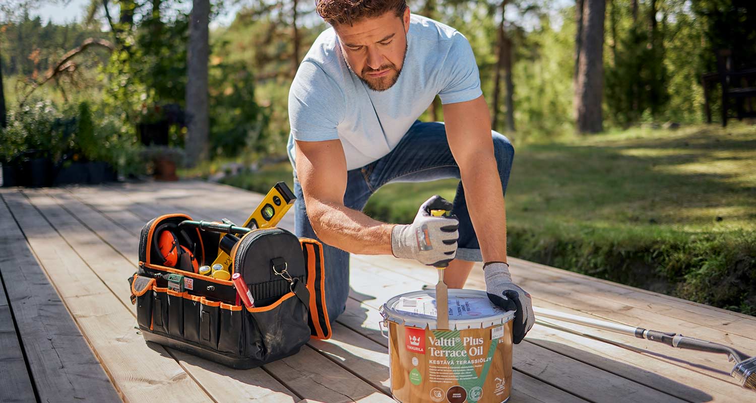 Terassin öljyäminen alkamassa