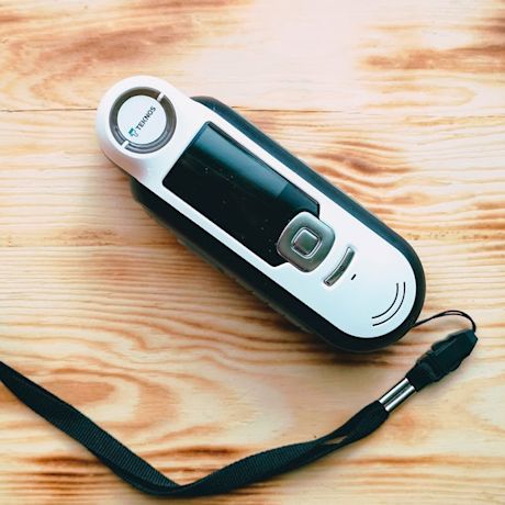 Värimittari auttaa maalisävyn löytymisessä.