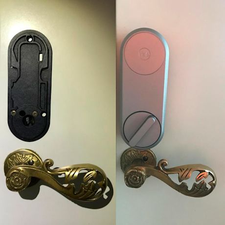 Yale Linus älylukko asennetuna ulko-oveen