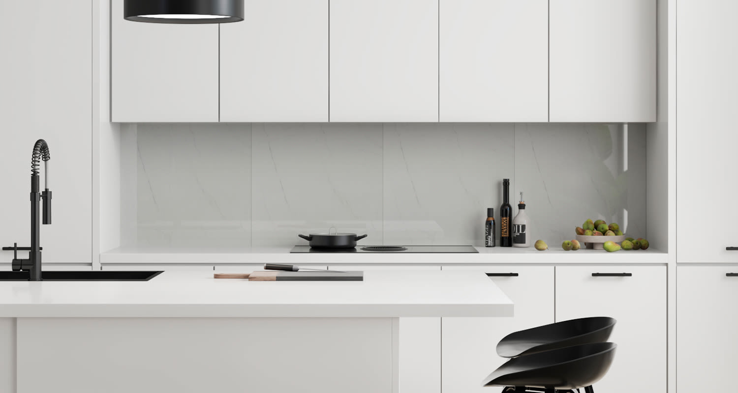 Marmorikuvioinen Fibo-välitilalevy mallia 3487-KM10 HG Bright Marble Kb on näyttävä ja helppo valinta keittiöön.