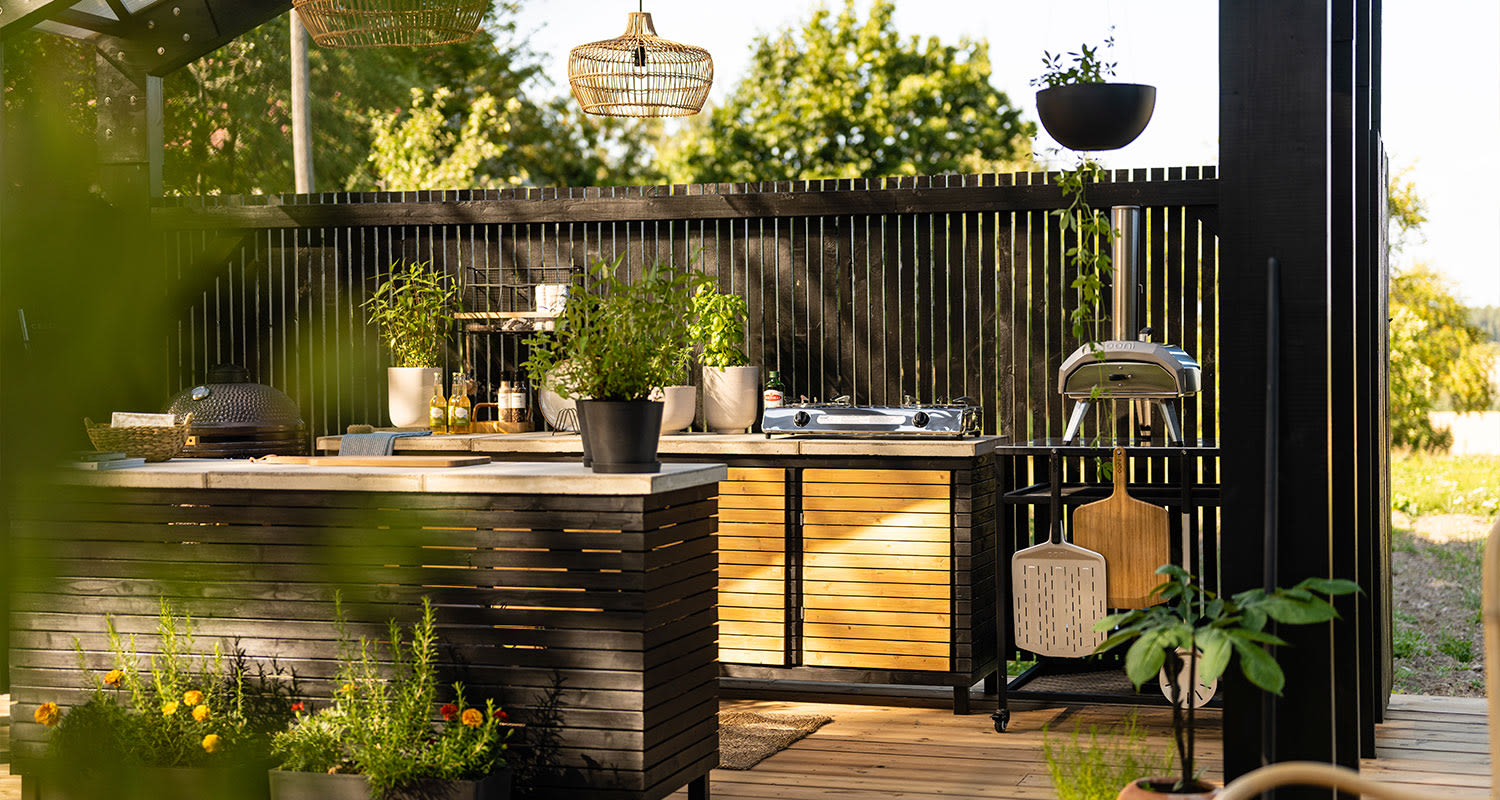 Moderni kesäkeittiö.