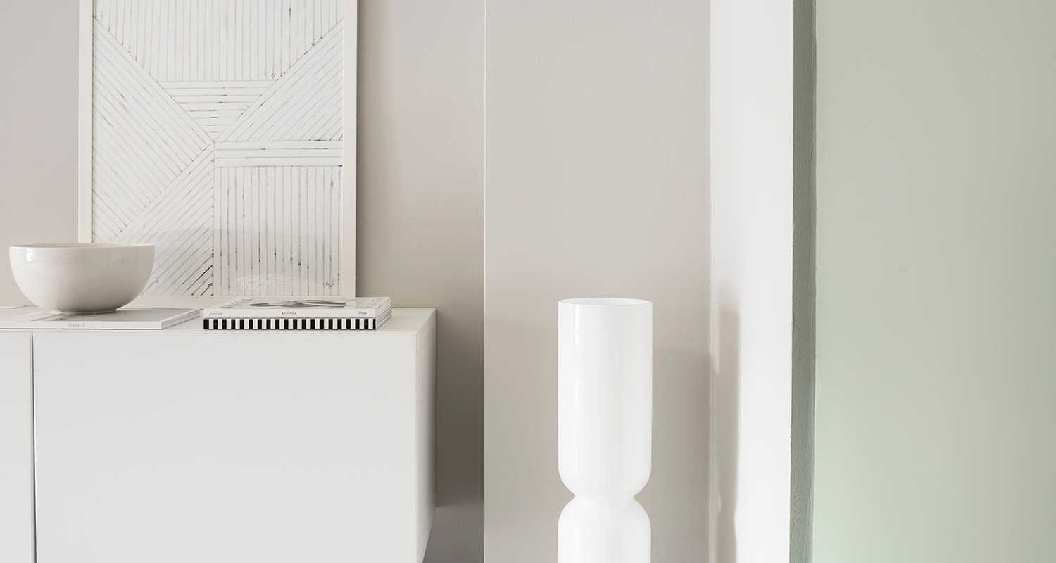 Tikkurilan Serpentiini-sisämaalisävy yhditettynä Tikkurilan Piazza-sisämaalisävyyn.