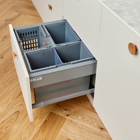 Kuvassa Cello-keittiömalliston kätevä jätevaunu neljällä lokerikolla helpottamassa lajittelua.