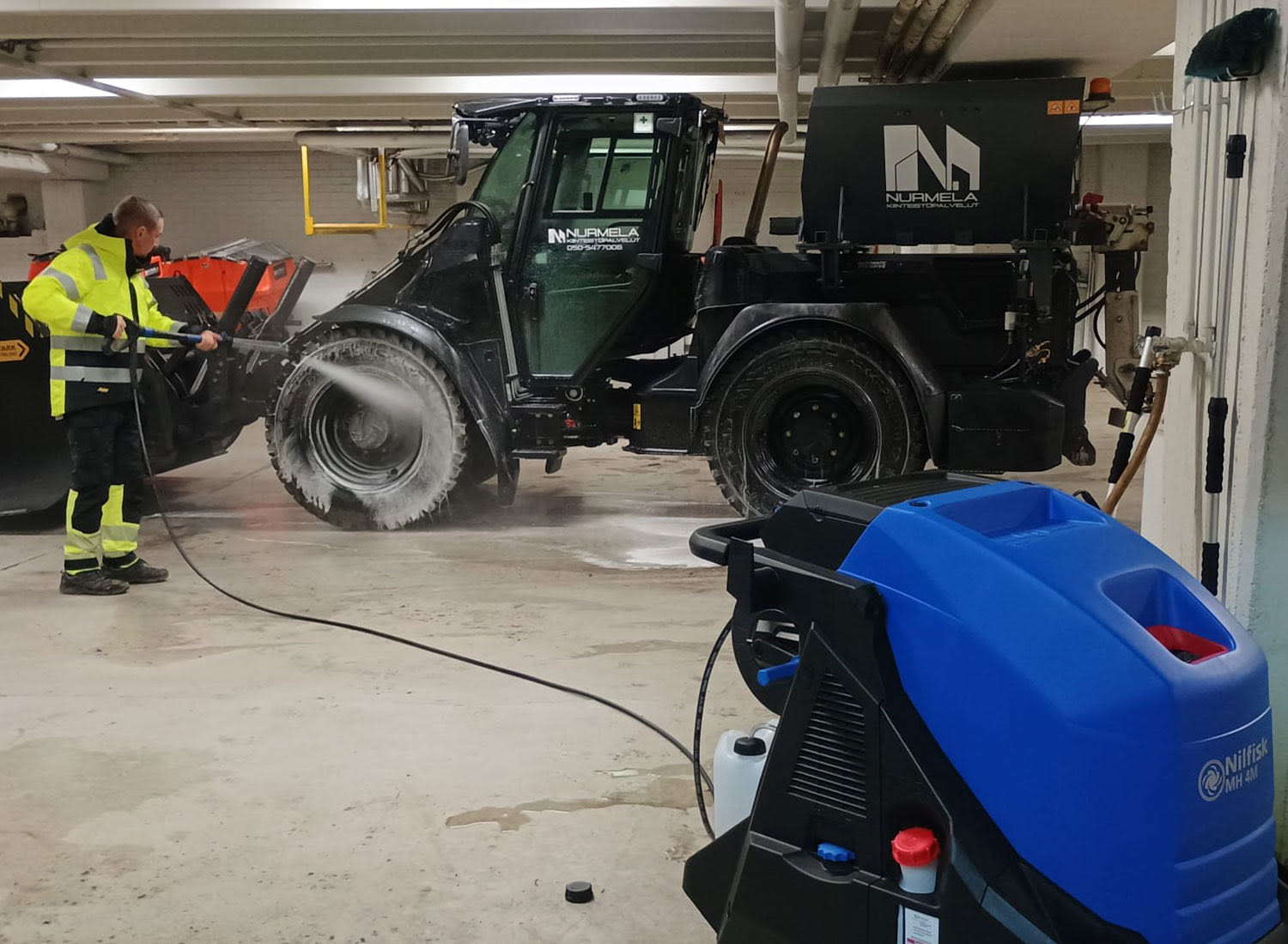 ammattilaisen-testissa-nilfisk-kuumavesipesuri-snickers-tyovaatteet-krauta-ak-pesuri