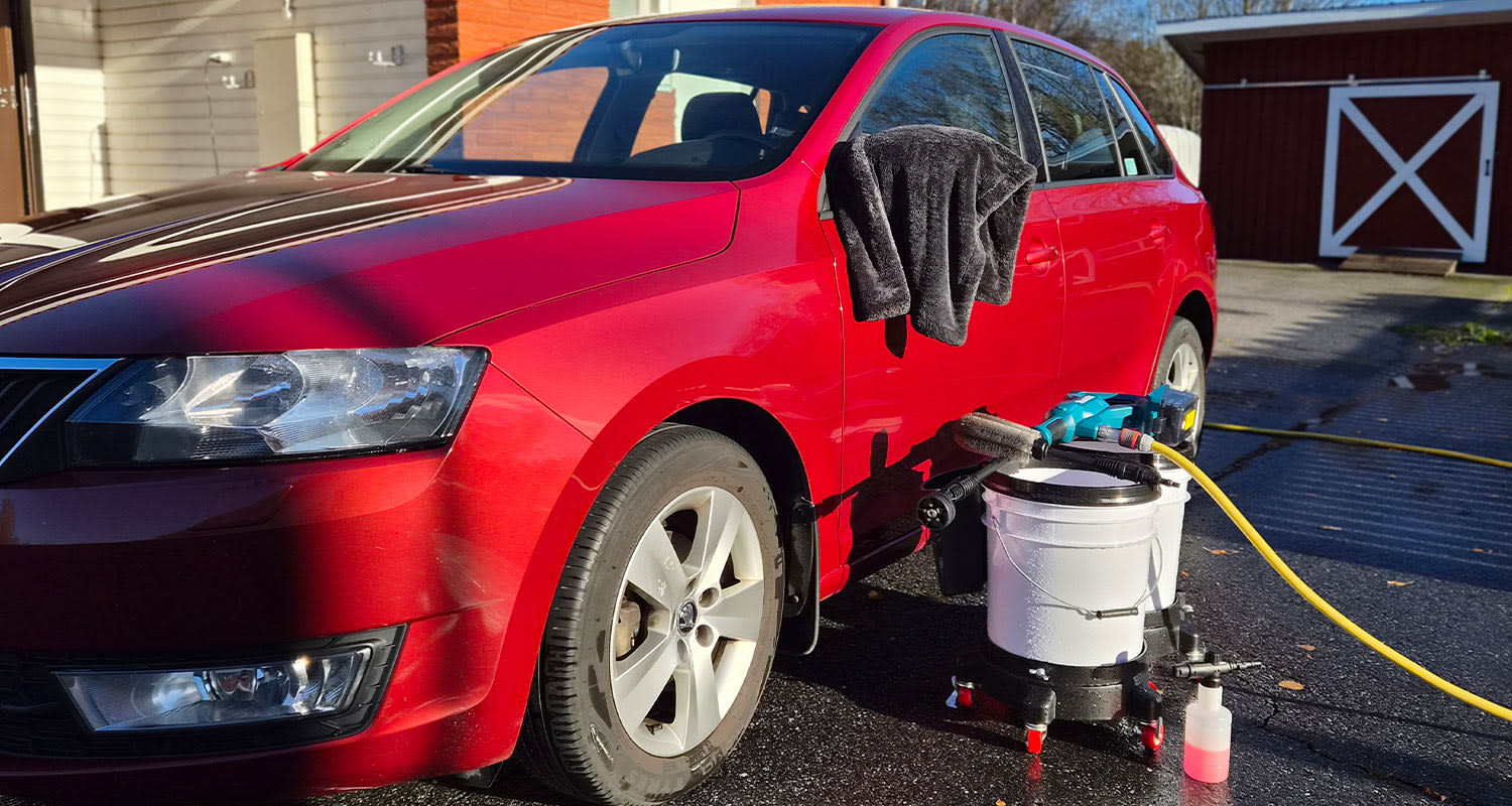 tuotetesti-makita-dhw180z-akkupainepesuri-krauta-ak-pesty-auto-punainen