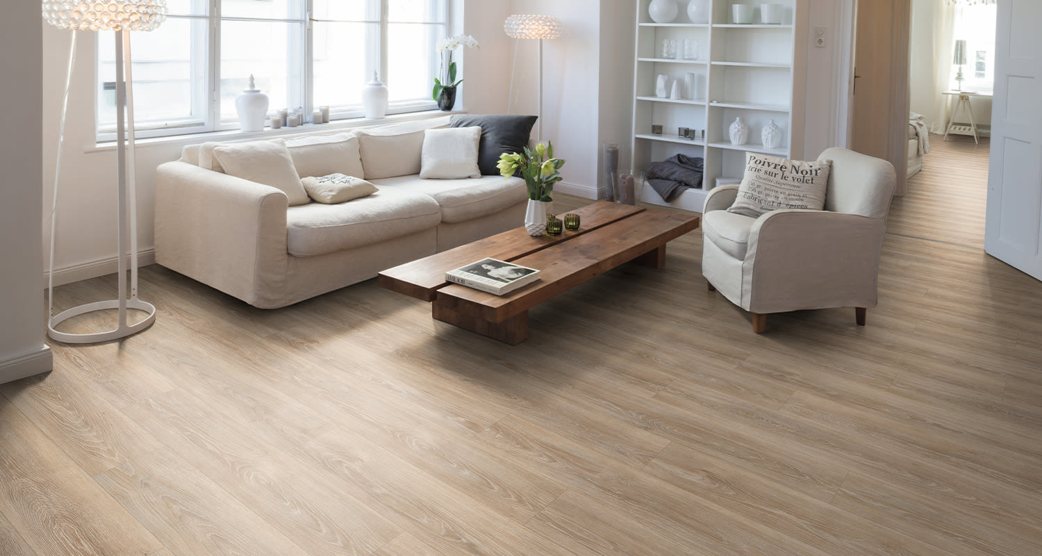laminaatin-valinta-krauta-ak-olohuoneessa-laminaatti-goodiy-light-brown-newport