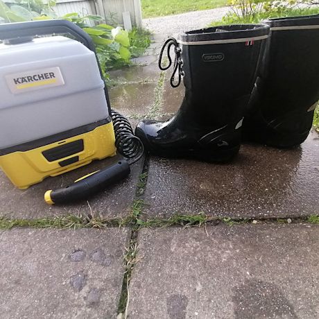 Kärcherin matalapainepesuri pesukäytössä