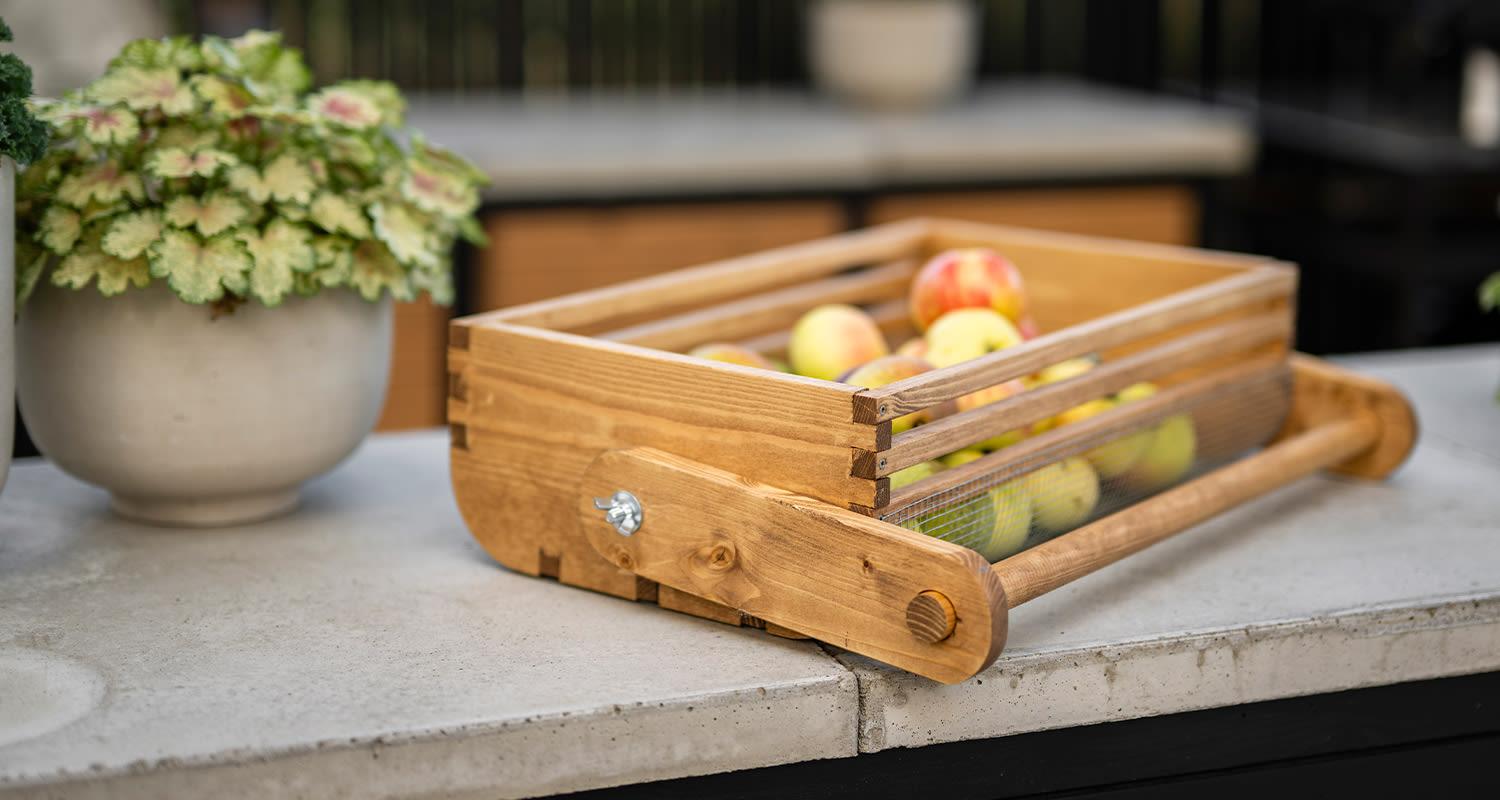 Sadonkorjuukori rakentuu itse. Kuvassa valmis sadonkorjuukori