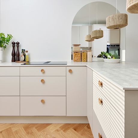 Uusi Cello-keittiö toteutettiin remonttikohteeseen.