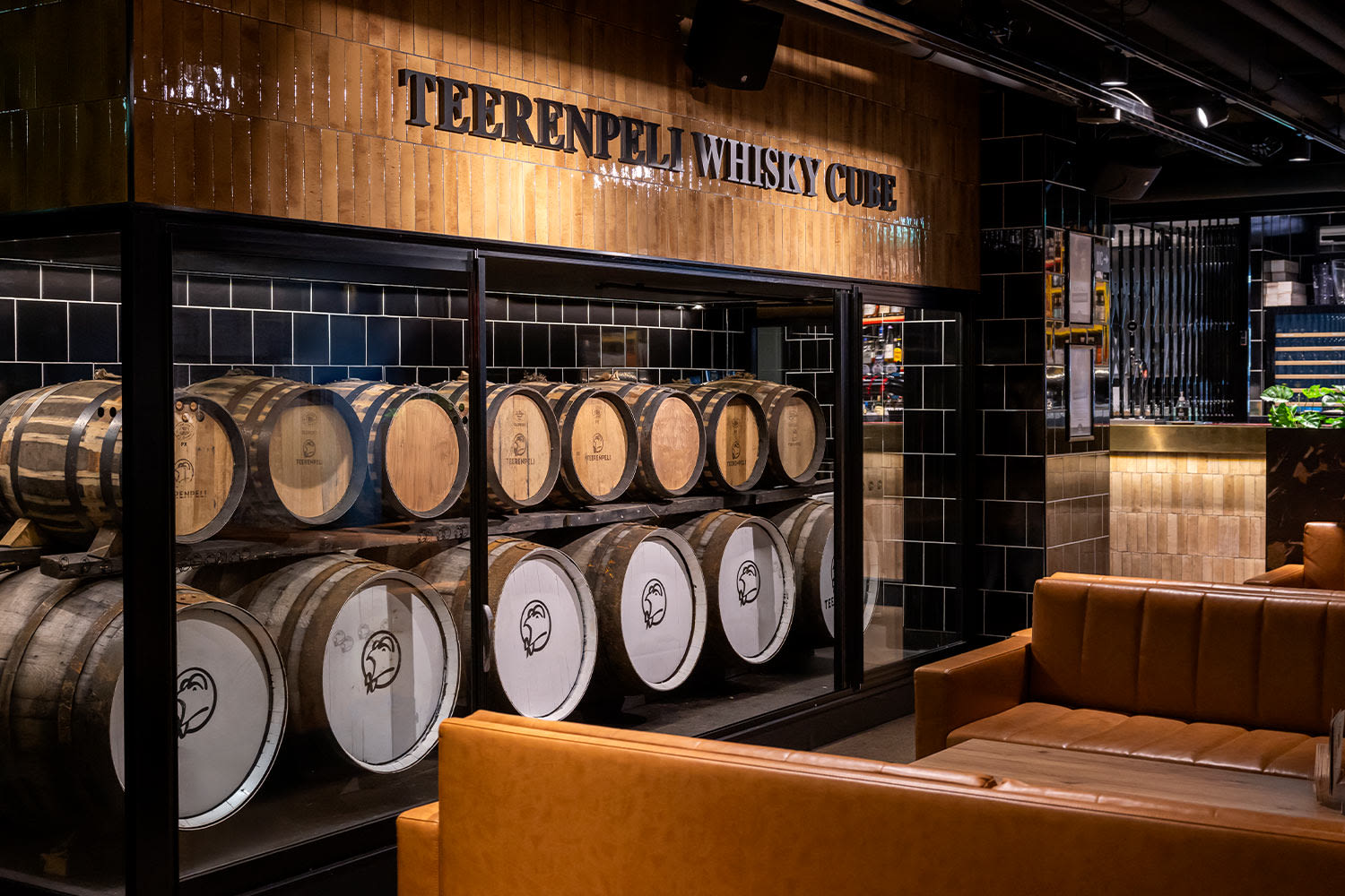 dekostudio-referenssikohde-teerenpeli-kuopio-krauta-ak-tynnyreiden-tausta-6