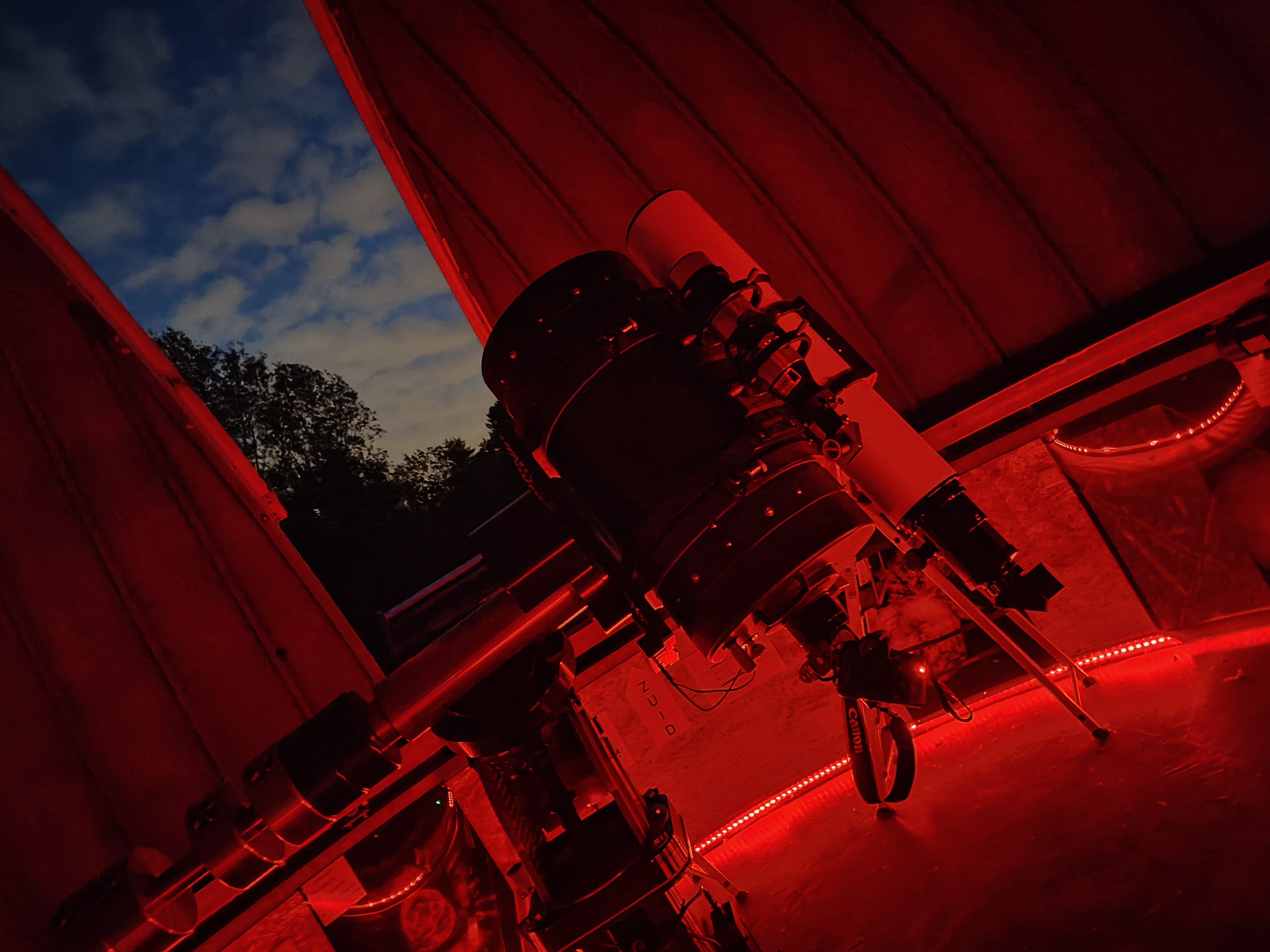 Telescoop in rood licht