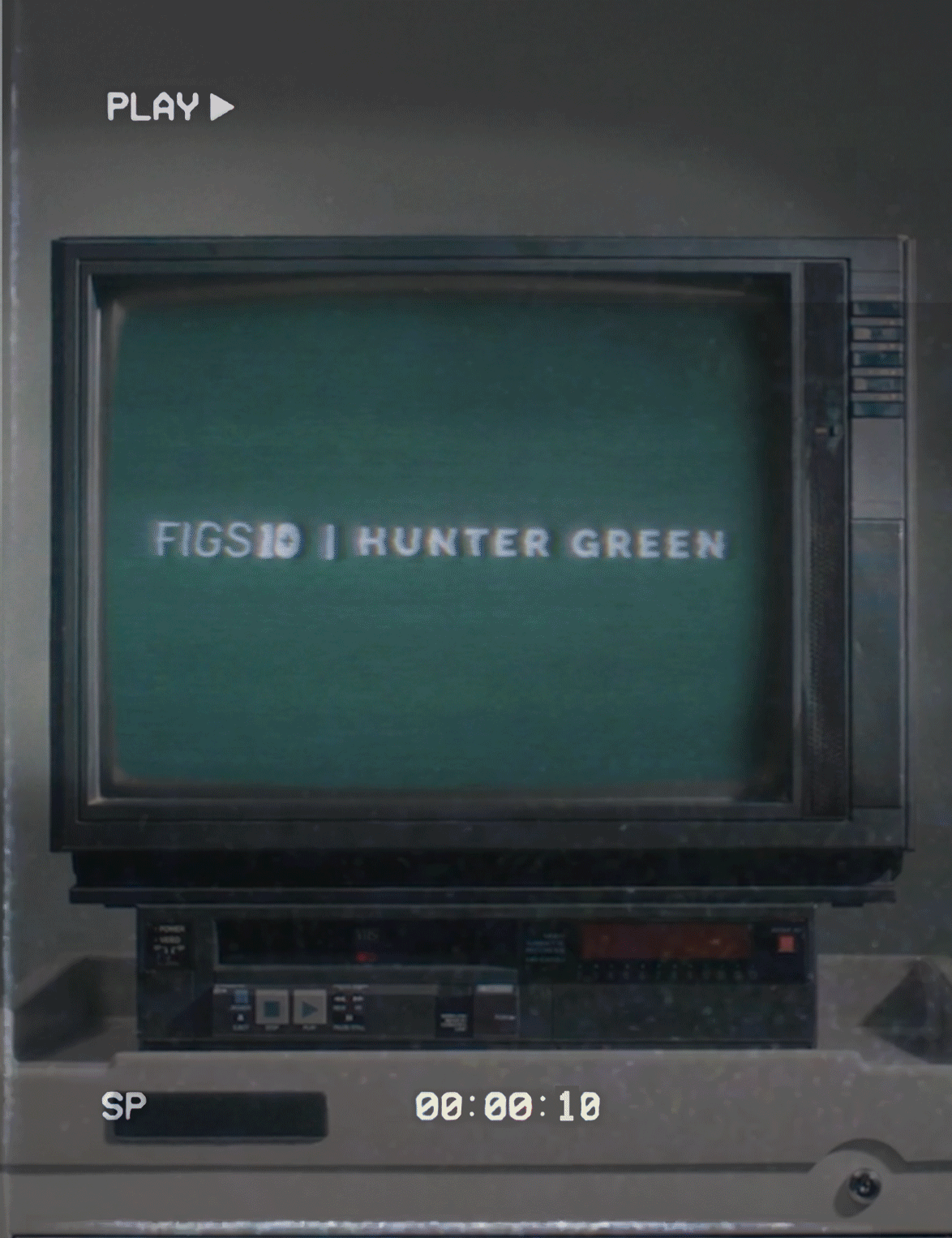 FIGS10 | HUNTER GREEN — Anything is possible when you keep looking up.