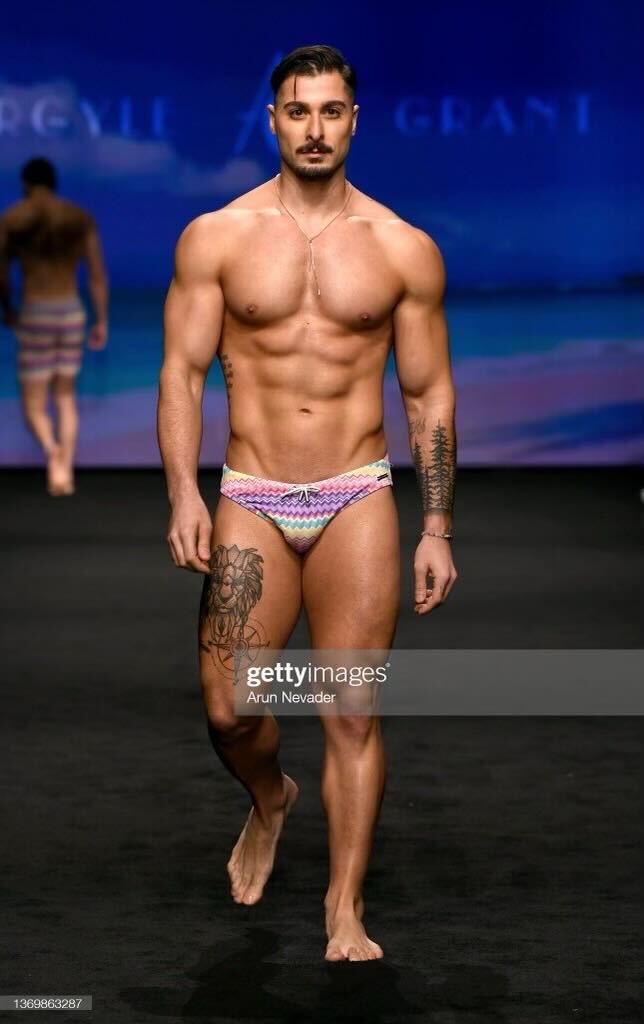 7.15BlogInline1_CoachJonathanRunwayWalk