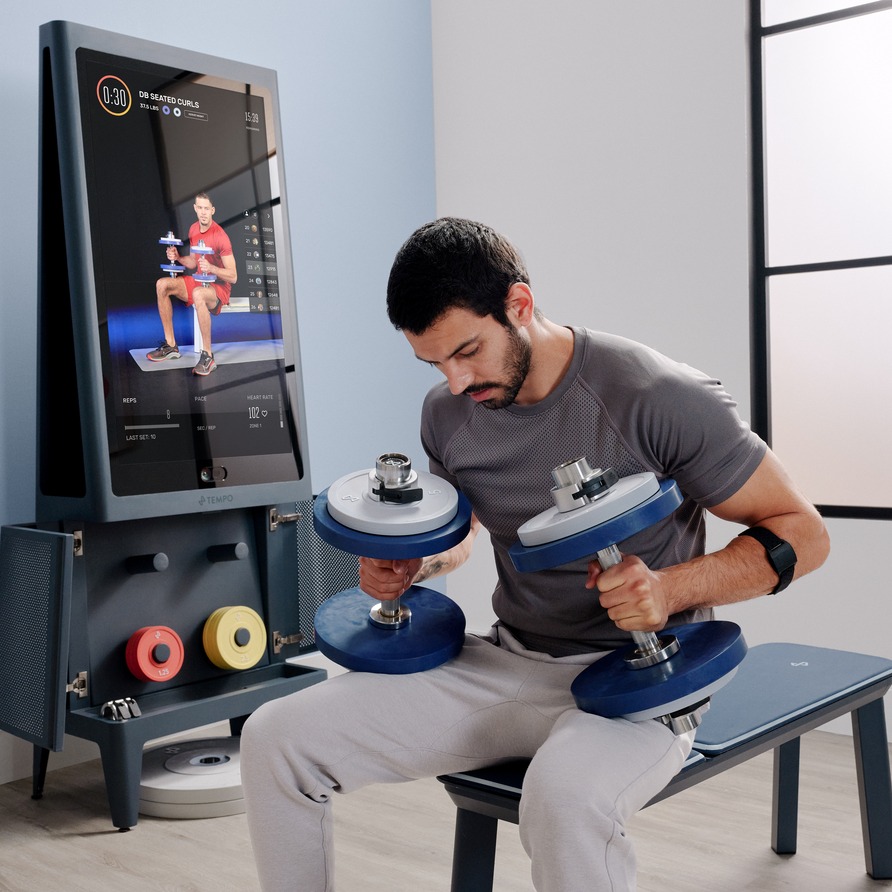 6.8Blog_MansittingonbenchwithDumbbells1200x892