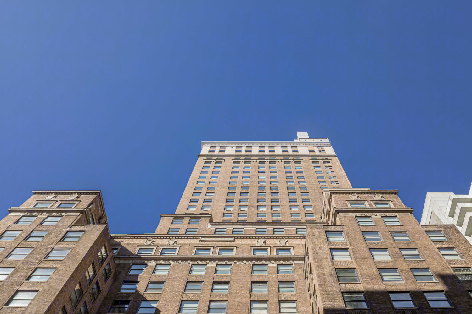 THE MOINIAN GROUP COMPLETES MULTI-FLOOR MEDICAL OFFICE EXPANSION AT 535 5TH AVENUE