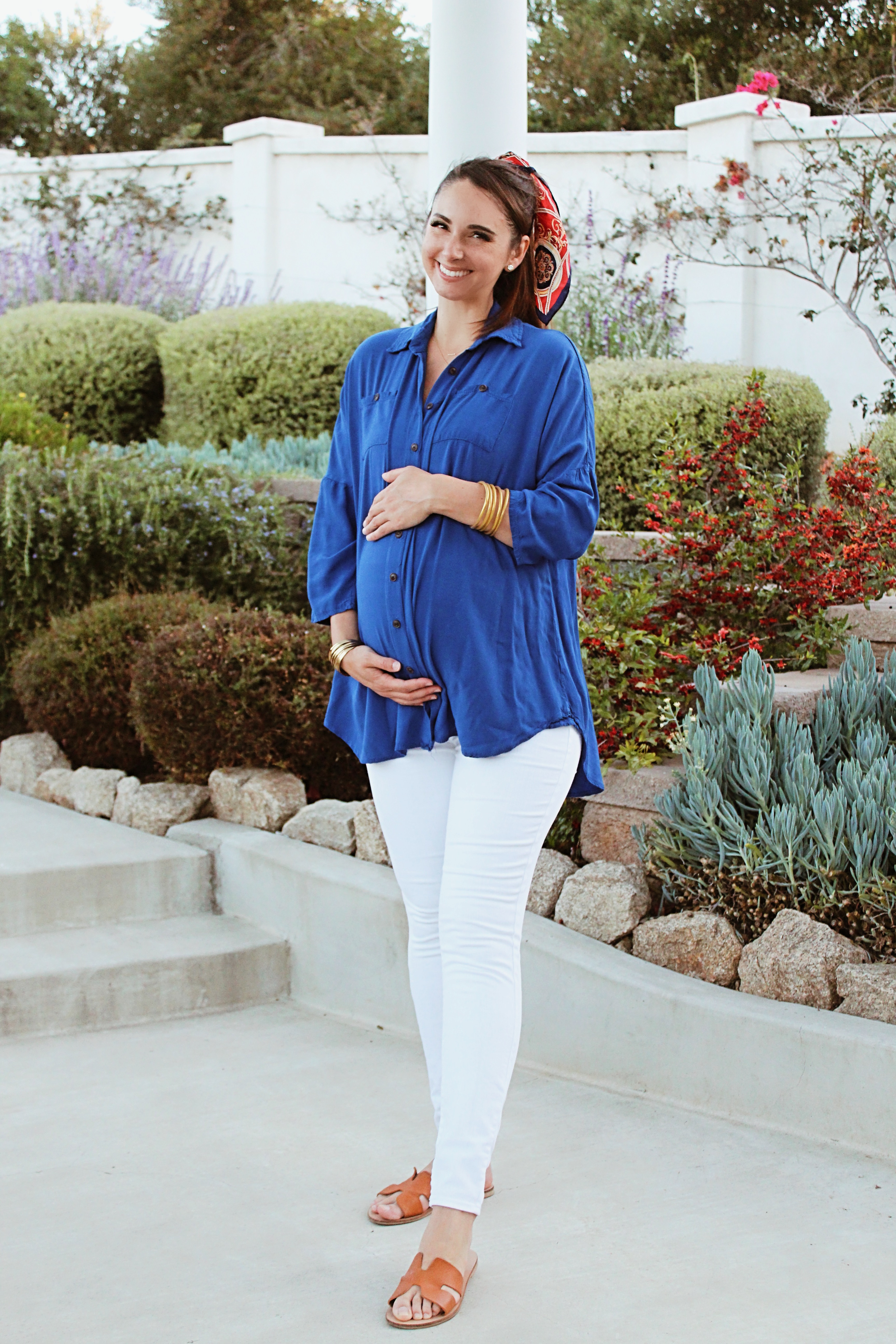 Maternity Style-4th of July Maternity Summer Outfits Everyday Style Street style blue and white