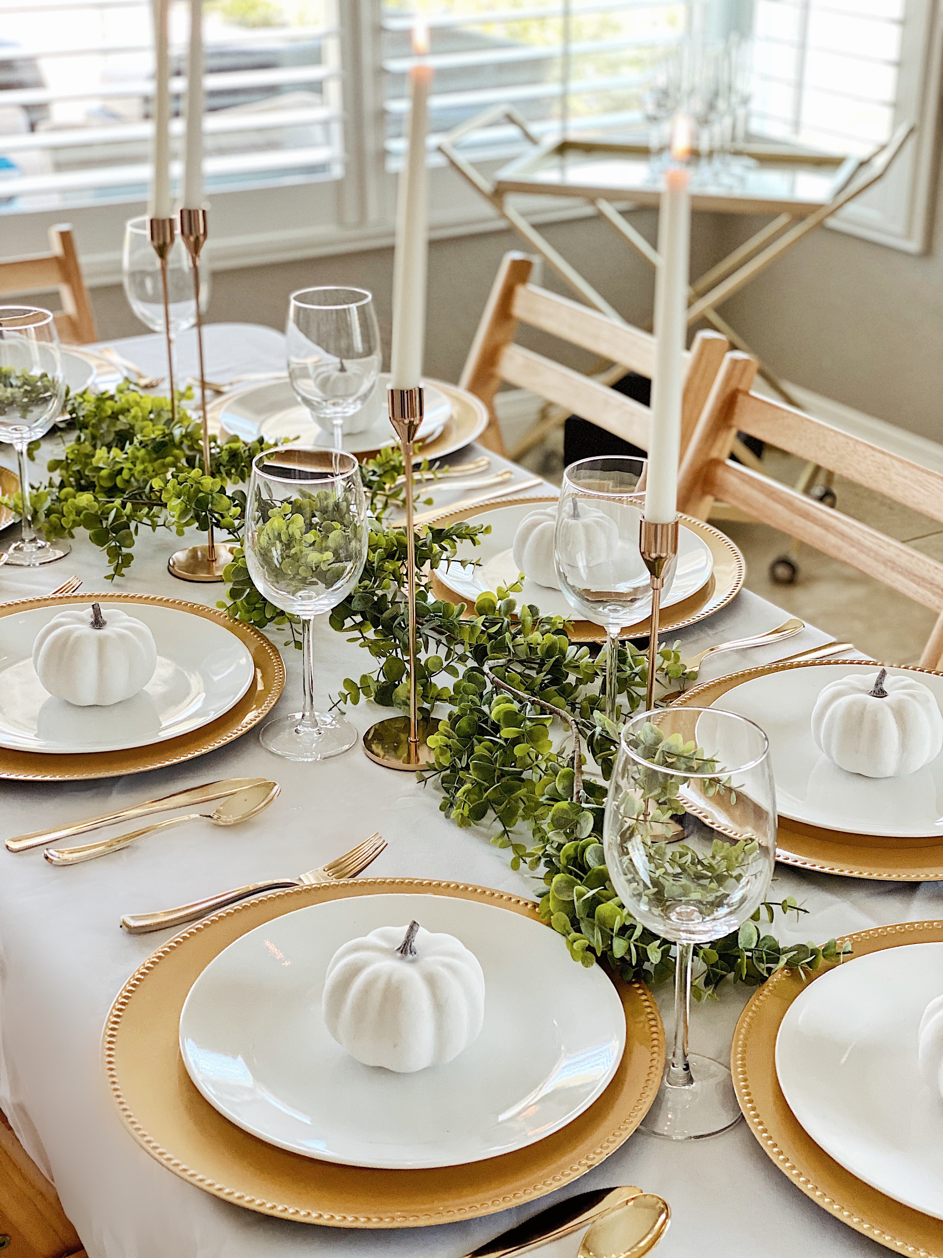 Home Decor-Holidays-Gold and White Fall Thanksgiving Tablescape 2