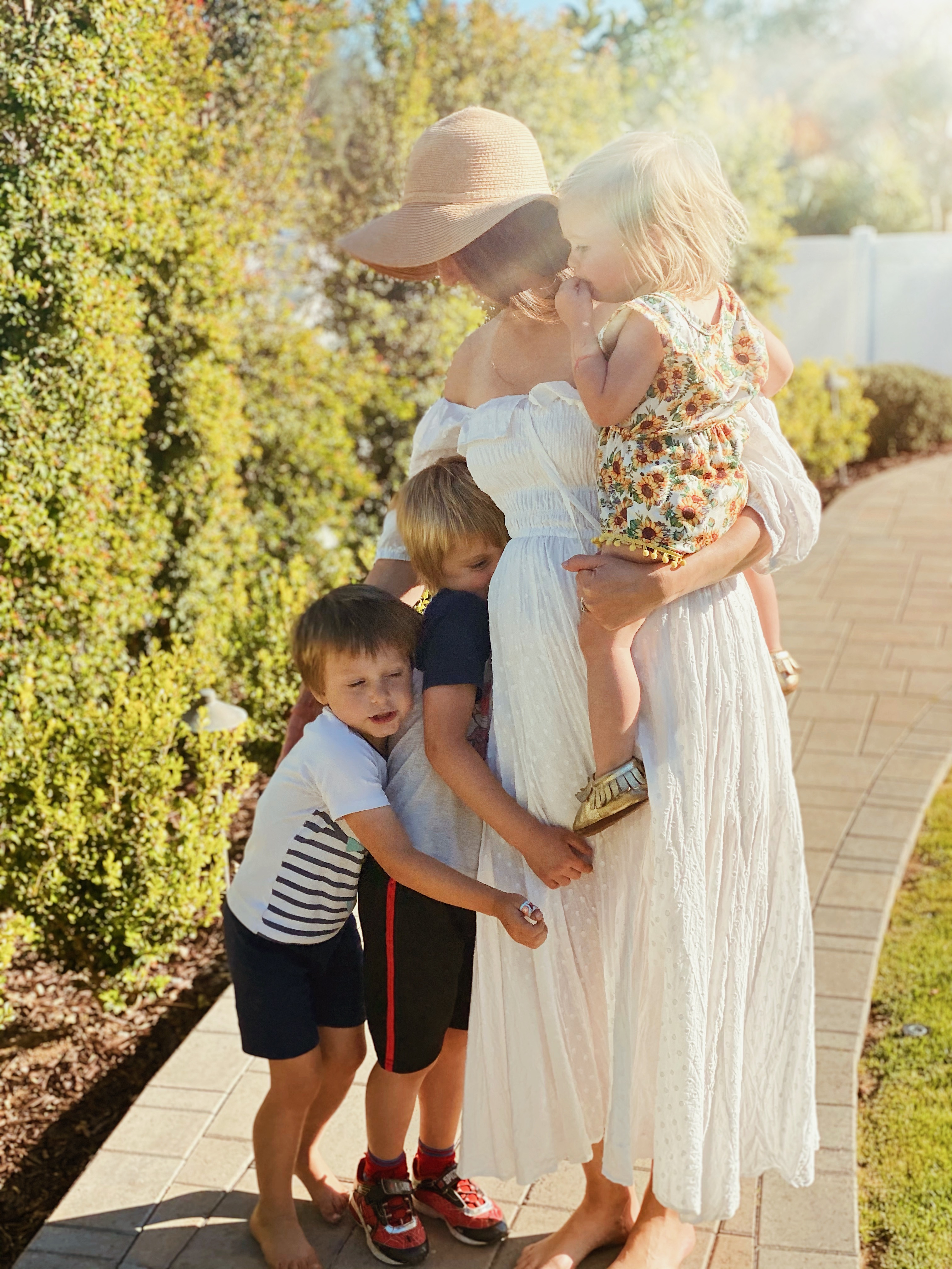 Motherhood-with kids off the shoulder white ruffle dress with sun hat maternity fashion