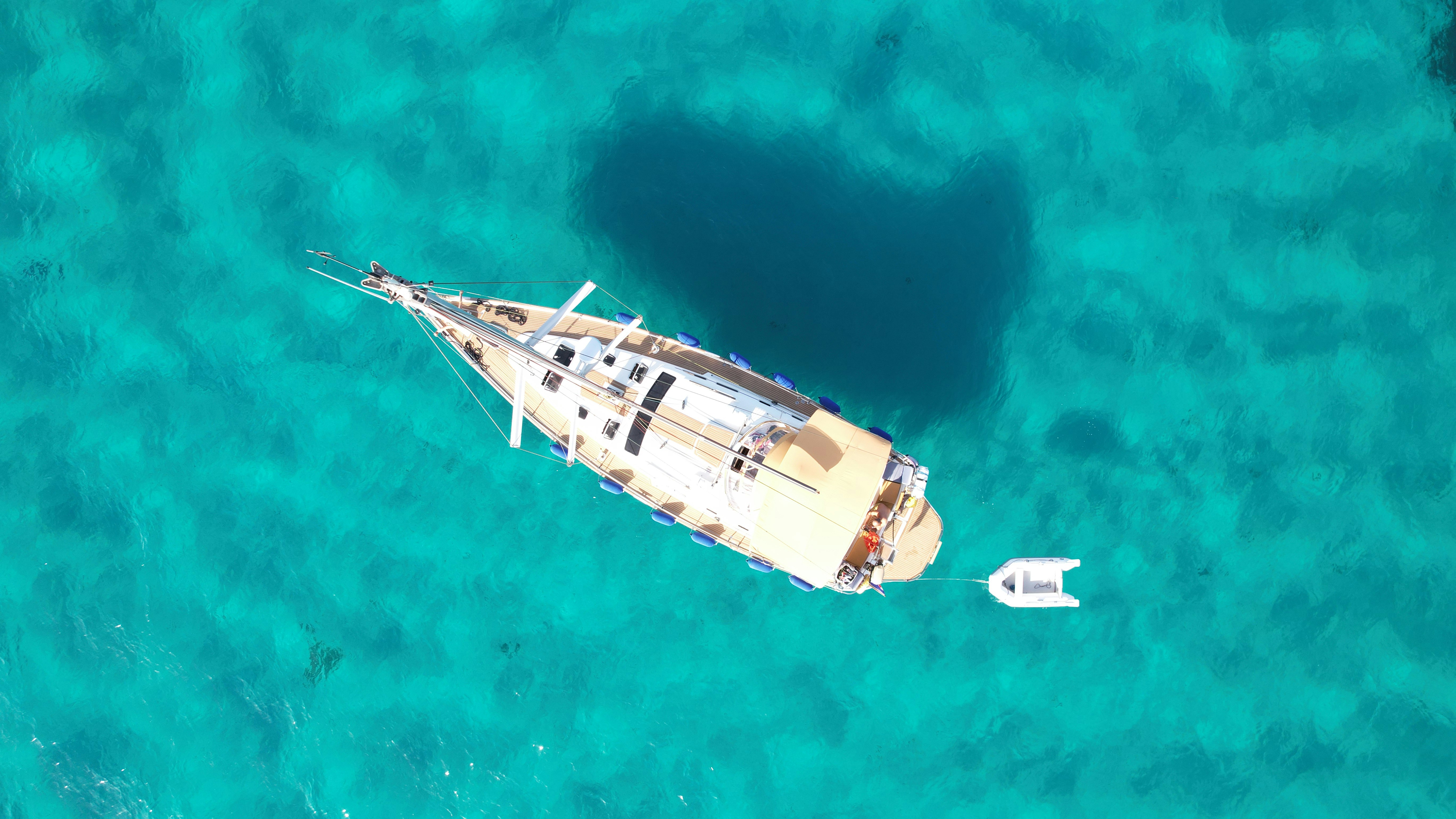yacht-ocean