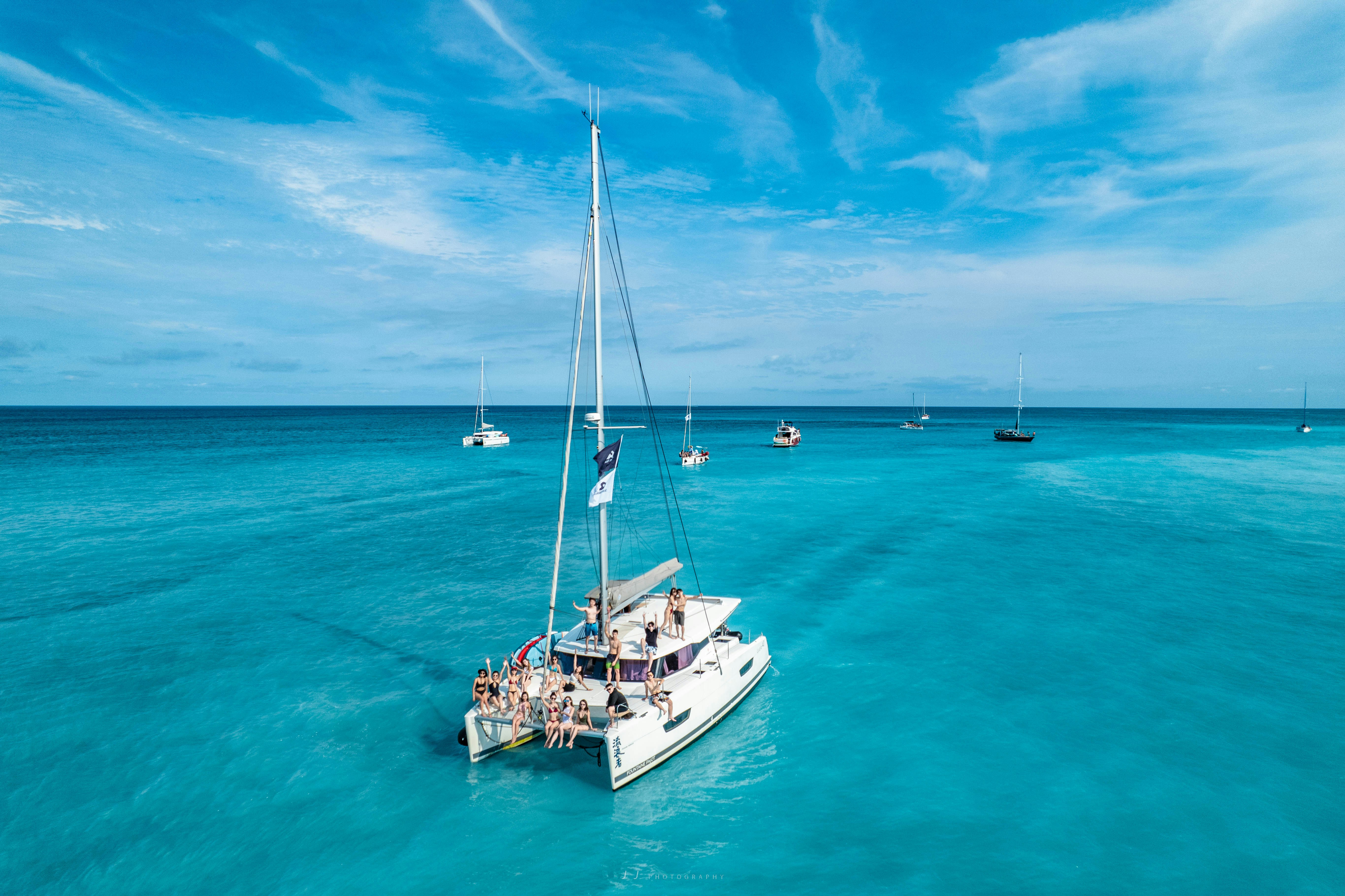 Yacht-Bahamas-party